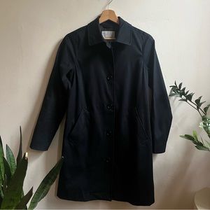 Everlane black cotton Mac coat